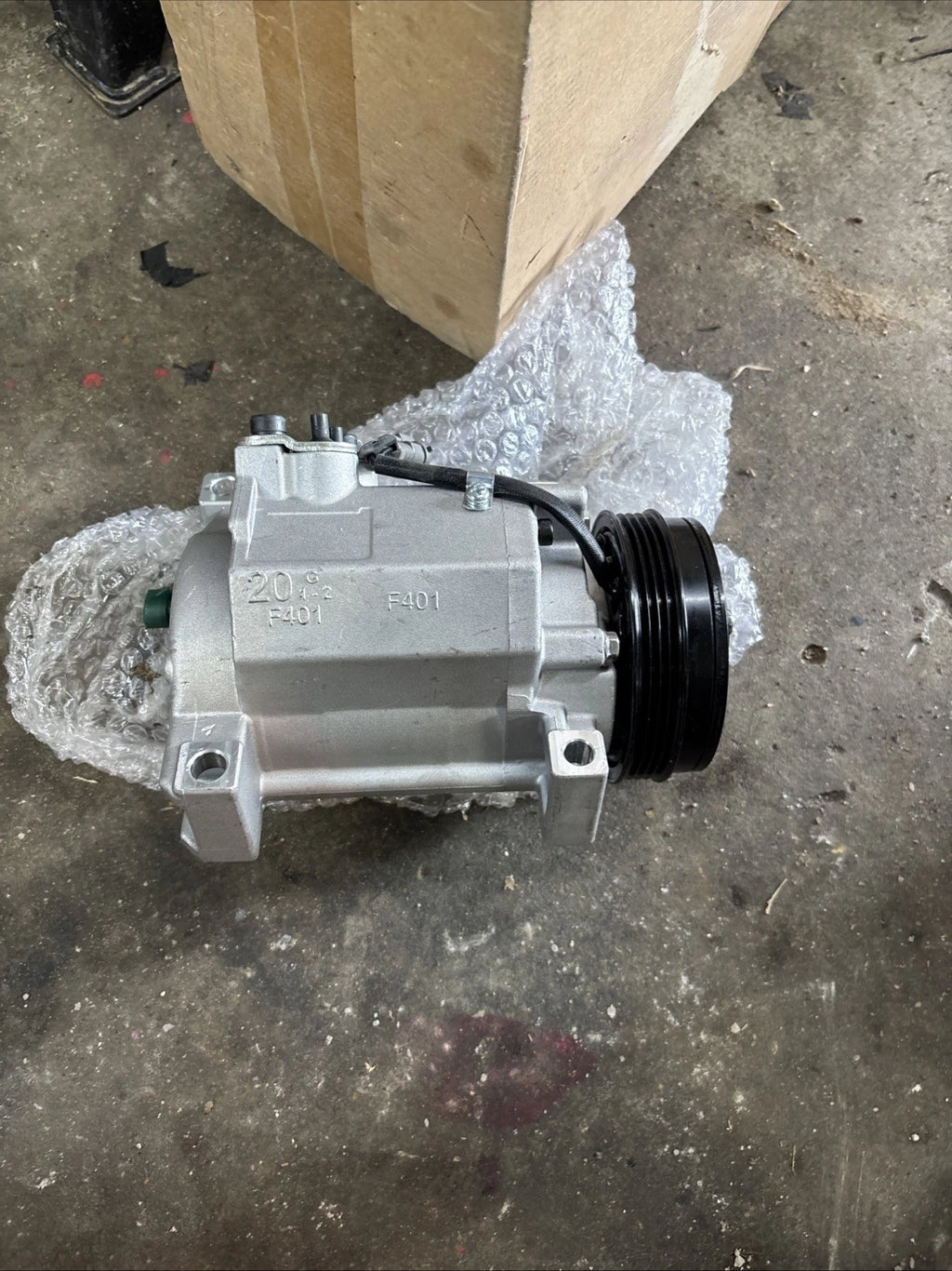 AC Compressor with Clutch Compatible 200-AC-LFDXQ-1826 For GMC For Yukon 01-09