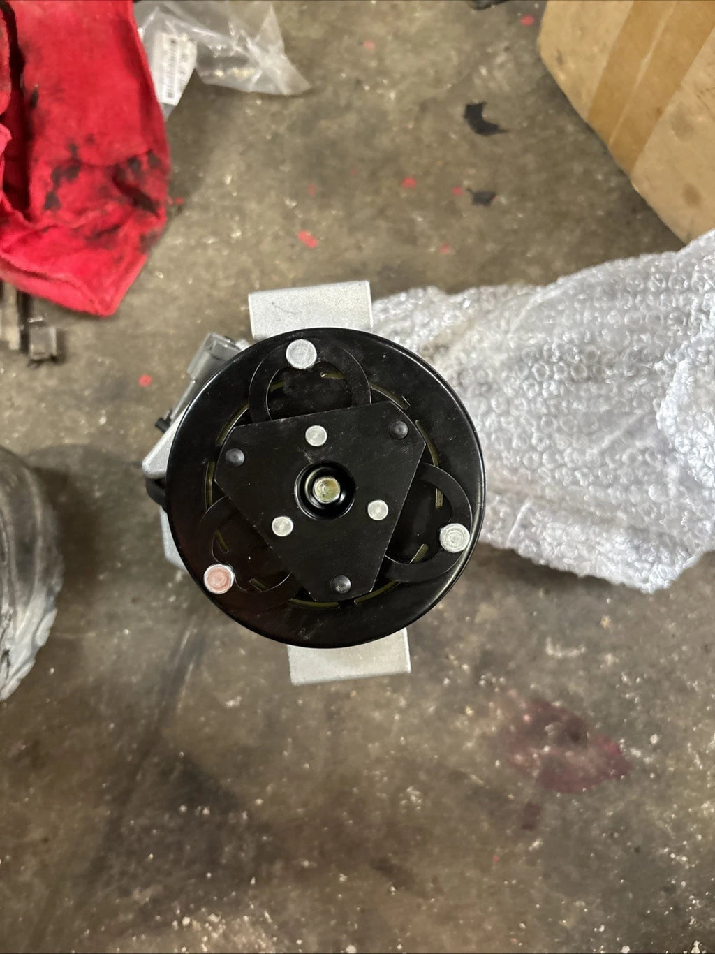 AC Compressor with Clutch Compatible 200-AC-LFDXQ-1826 For GMC For Yukon 01-09