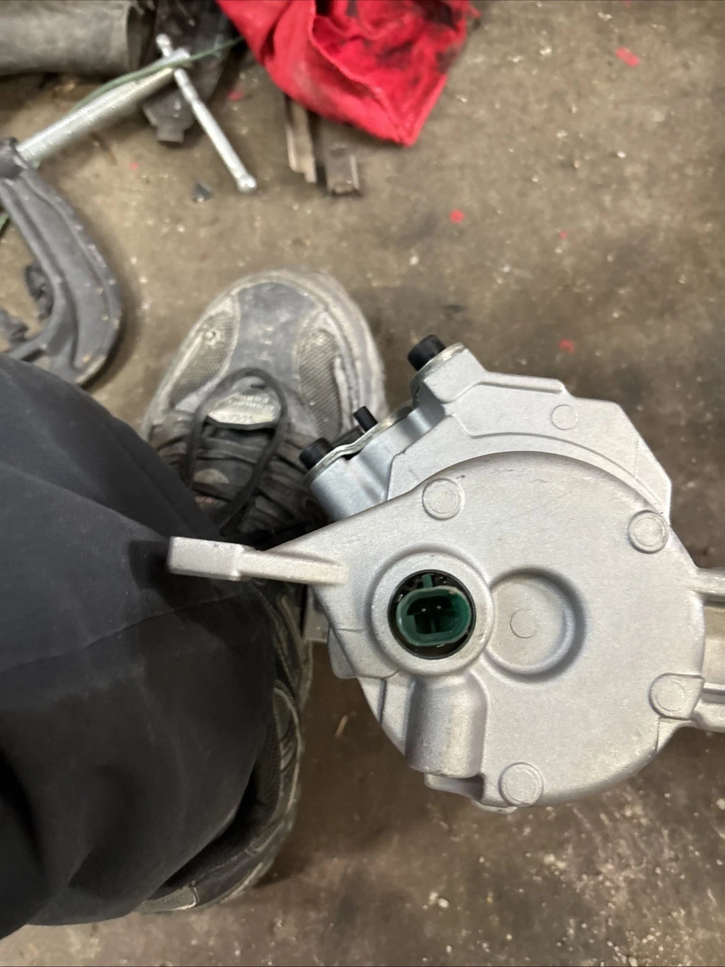 AC Compressor with Clutch Compatible 200-AC-LFDXQ-1826 For GMC For Yukon 01-09